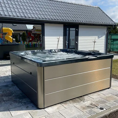 Homes Very Close To The 別荘 *